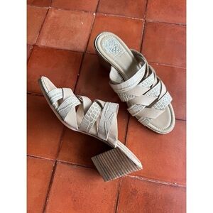 Sz 8.5M Vince Camuto Deljesta Heeled Mule Sandal In Light Taupe Snakeskin NWOB